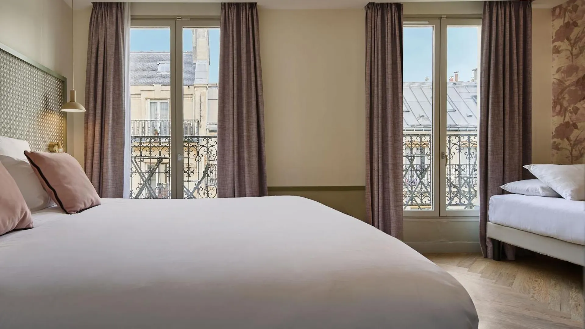 Hotel Cervantes By Happyculture 3*