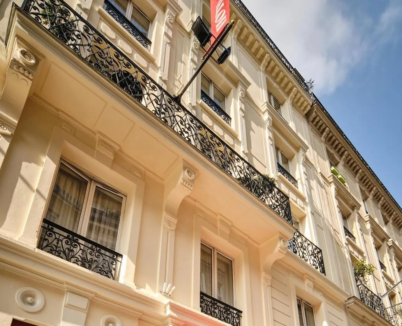Hotel Cervantes By Happyculture 3*