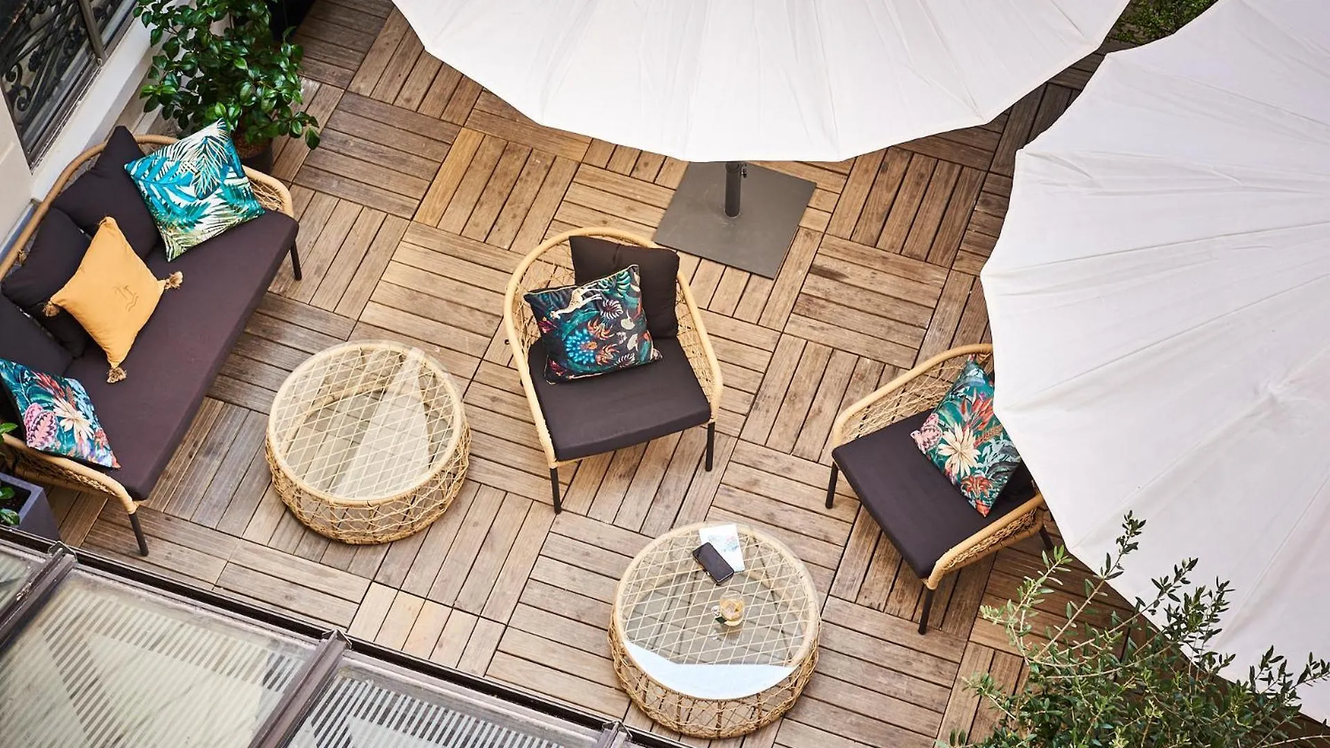Hotel Cervantes By Happyculture 3*